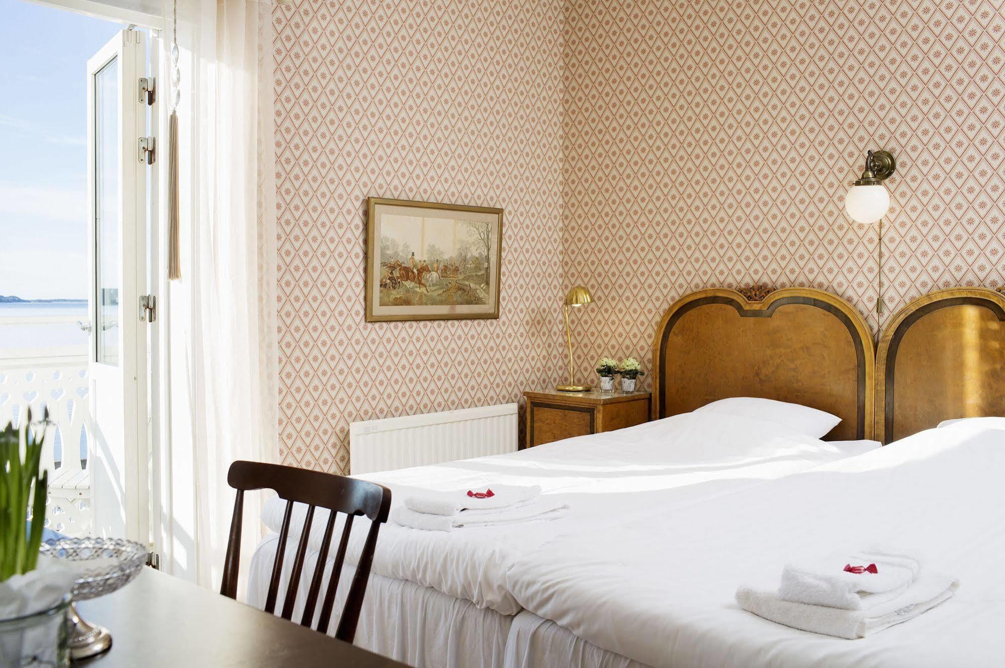 Strandvillan Hotell Och Bed & Breakfast 吕瑟希尔 外观 照片
